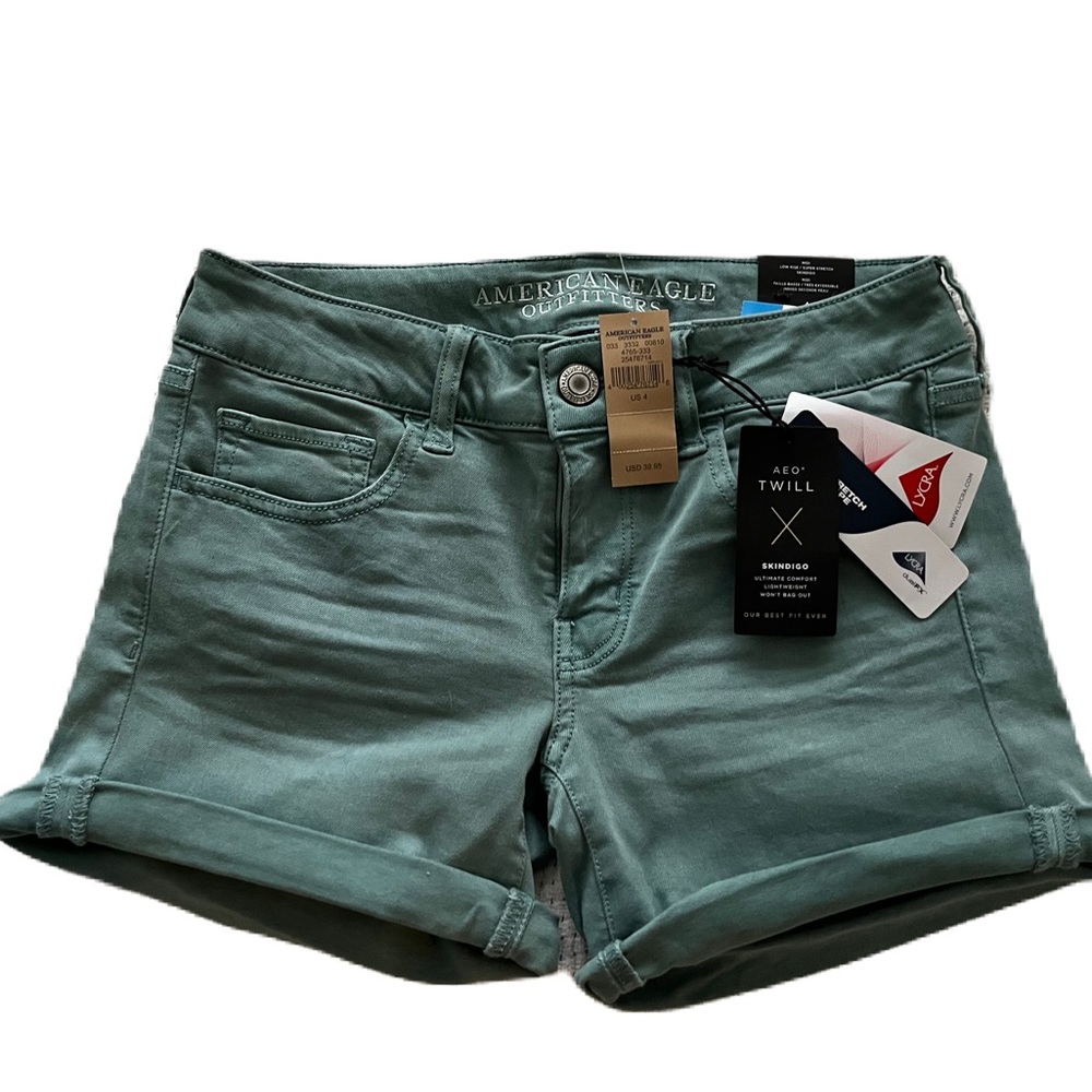 AMERICAN EAGLE SHORTS, AEO TWILL, SKINDIGO, SUPER STRETCH, MIDI LOW RISE, SIZE 4
